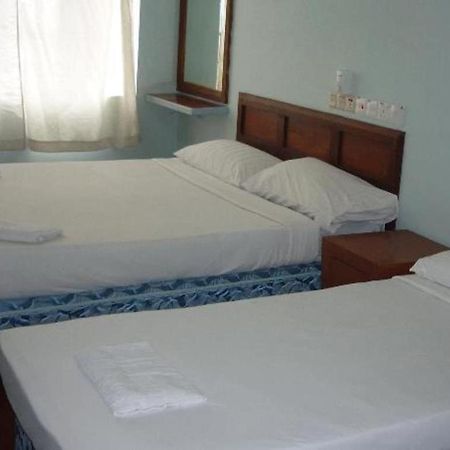 J &J Hotel Kota Kinabalu Eksteriør billede