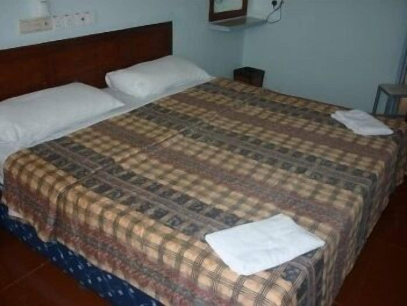 J &J Hotel Kota Kinabalu Eksteriør billede