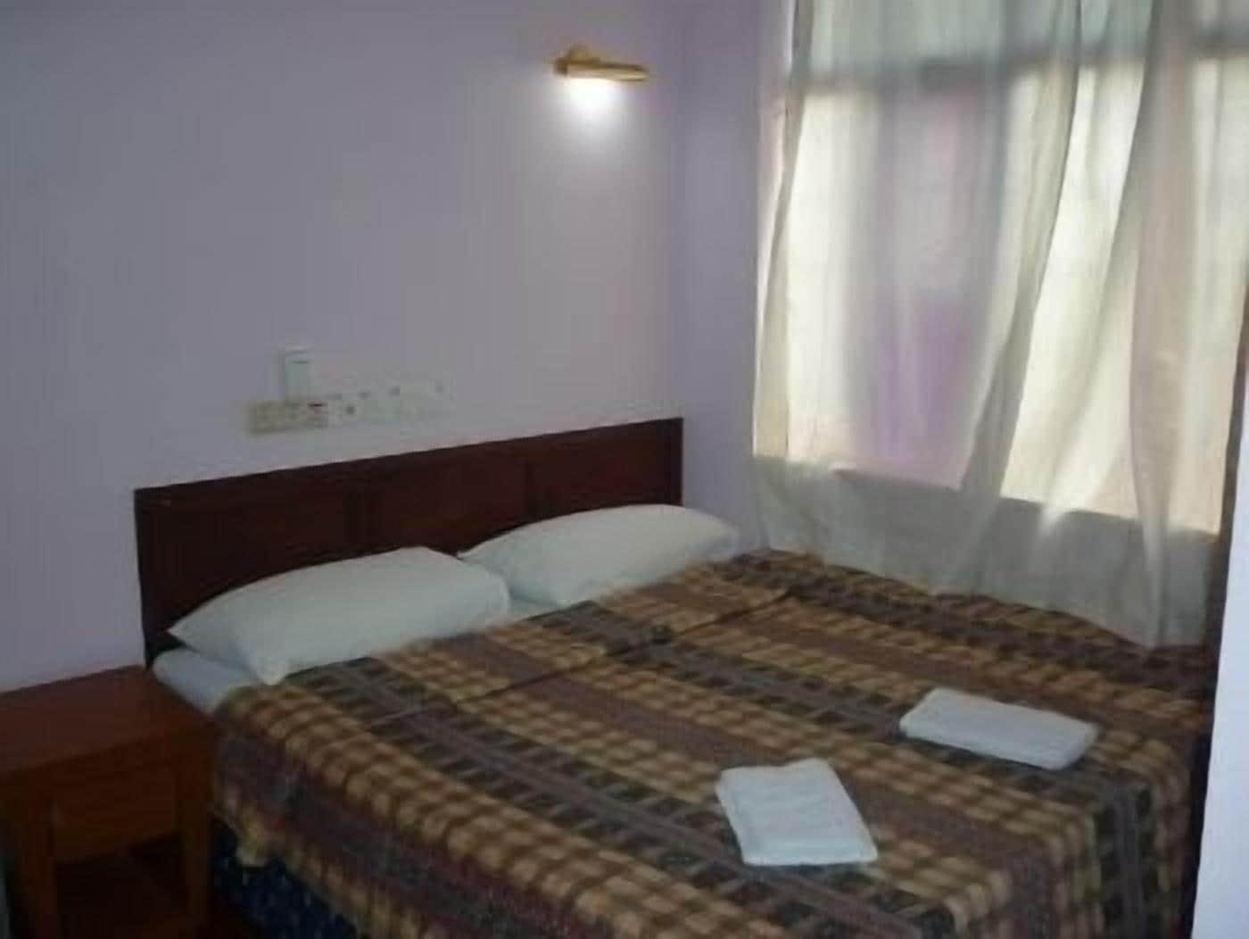 J &J Hotel Kota Kinabalu Eksteriør billede