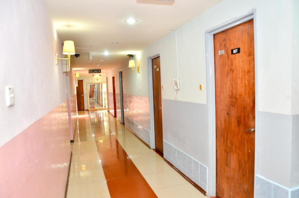 J &J Hotel Kota Kinabalu Eksteriør billede